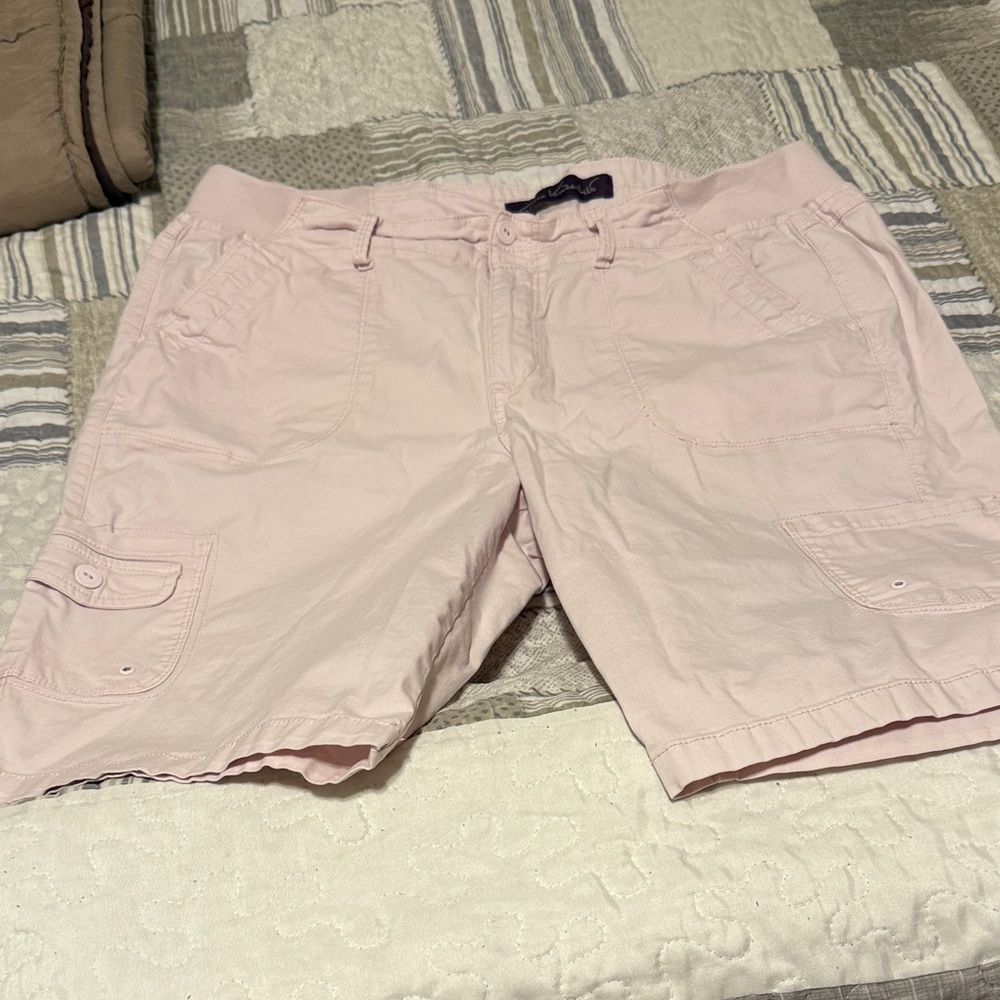 Gloria Vanderbilt Light Pink Cargo Shorts for women - Picture 1 of 3